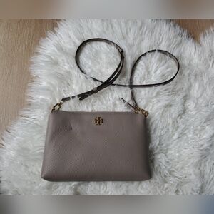 $228 Tory Burch Women's Gray Kira Leather Top-Zip Purse Logo Bag